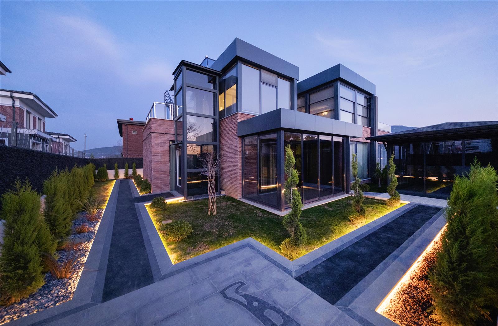 Villa Gece